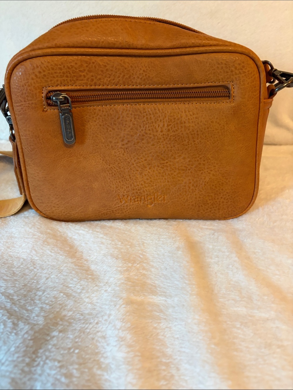 Wrangler Tan Compact Messenger Crossbody Bag - Picture 3 of 6